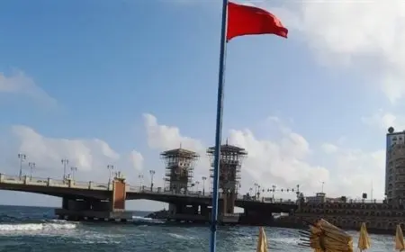 الإسكندرية تستعد لإطلاق الشواطئ مع رفع الرايات الحمراء لمنع السباحة