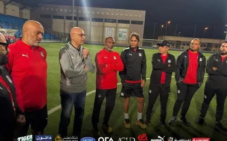 وليد درويش يلتقي بلاعبي منتخب الناشئين في أبها قبل انطلاق كأس الخليج