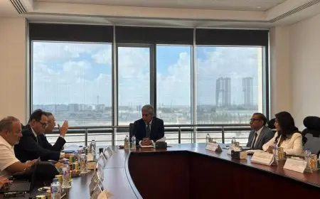 وزير السياحة يعقد اجتماعًا مع رجال أعمال الإسكندرية لتطوير التعاون في القطاع السياحي والاستثماري