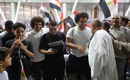 البطل أحمد ناصر يعود إلى القاهرة قادماً من هولندا مع ألبوم صور مميز