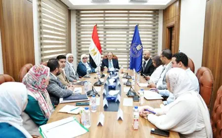رئيس هيئة الدواء المصرية يقود محادثات مع شركة P&G العالمية لتعزيز الاستثمار في صناعة المستحضرات الدوائية