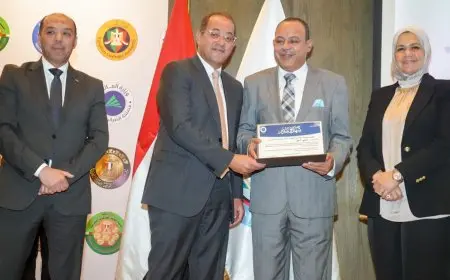 تكريم وزير المالية لقيادات 6 مأموريات ضريبية تقديراً لتفوقهم في الأداء