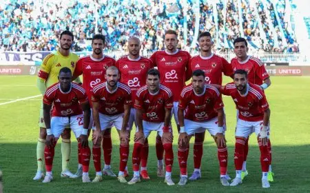 تشكيلة الأهلي لمواجهة بيراميدز تتضمن محمد شريف في خط الهجوم