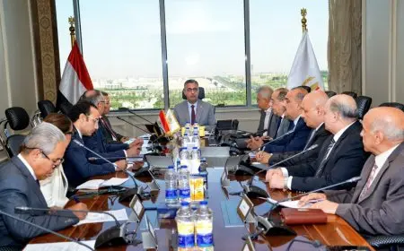 اجتماع وزير التموين مع قيادات القابضة لمتابعة توافر السلع وضبط الأسواق