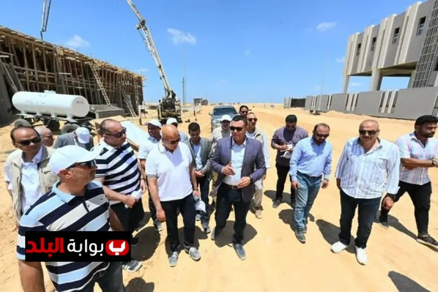 وزير الإسكان يقوم بجولة تفقدية لمرافق الأراضي الصناعية وكوبري القطار السريع في برج العرب الجديدة