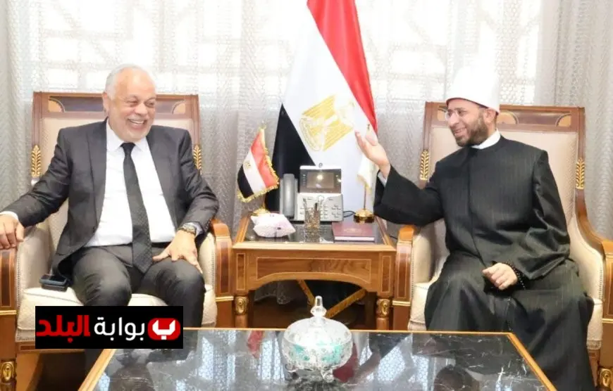 وزير الأوقاف يلتقي بنقيب الممثلين لتعزيز التعاون في الدراما الدينية والفعاليات الثقافية