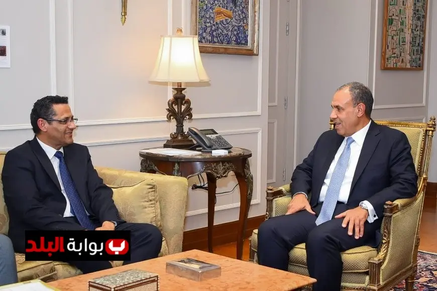 وزير الخارجية يلتقي نقيب الصحفيين لبحث أساليب تعزيز التعاون المشترك