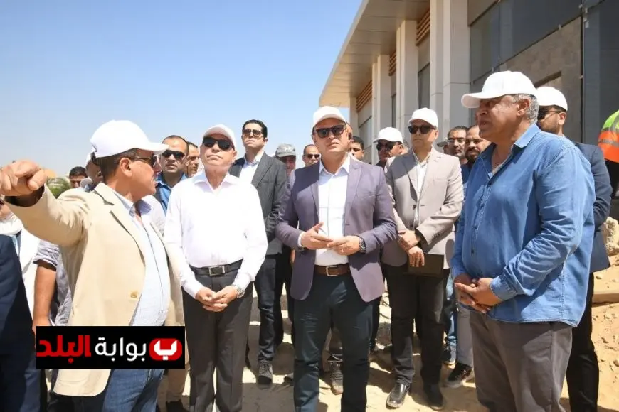 وزير الإسكان ومحافظ القاهرة يستعرضان مشروع حدائق تلال الفسطاط وملامحه المميزة
