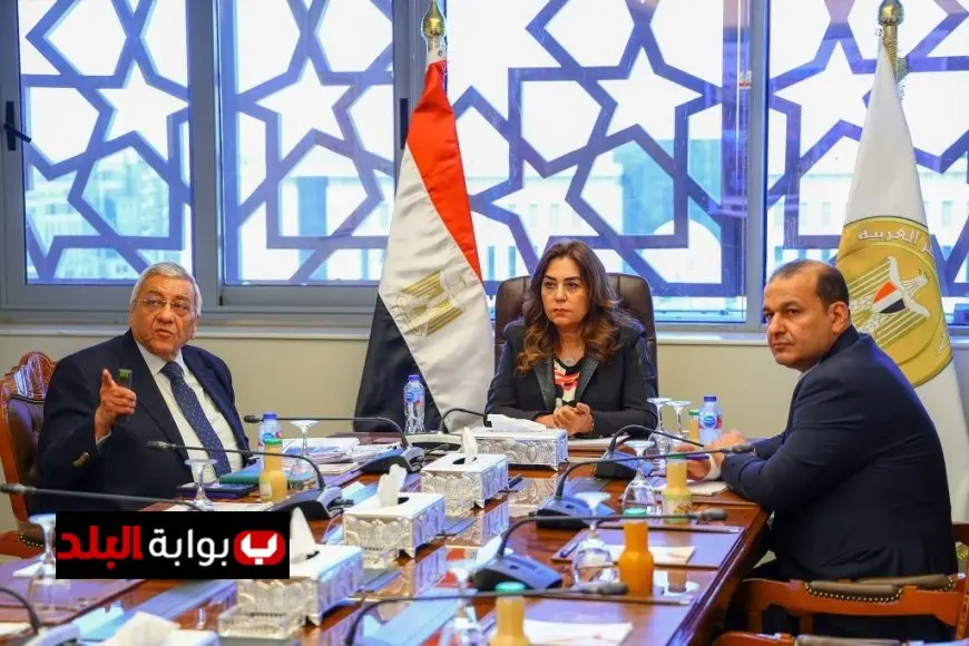 وزيرة التنمية المحلية تعزز تطوير المسارات والأماكن العامة في بورسعيد ورشيد