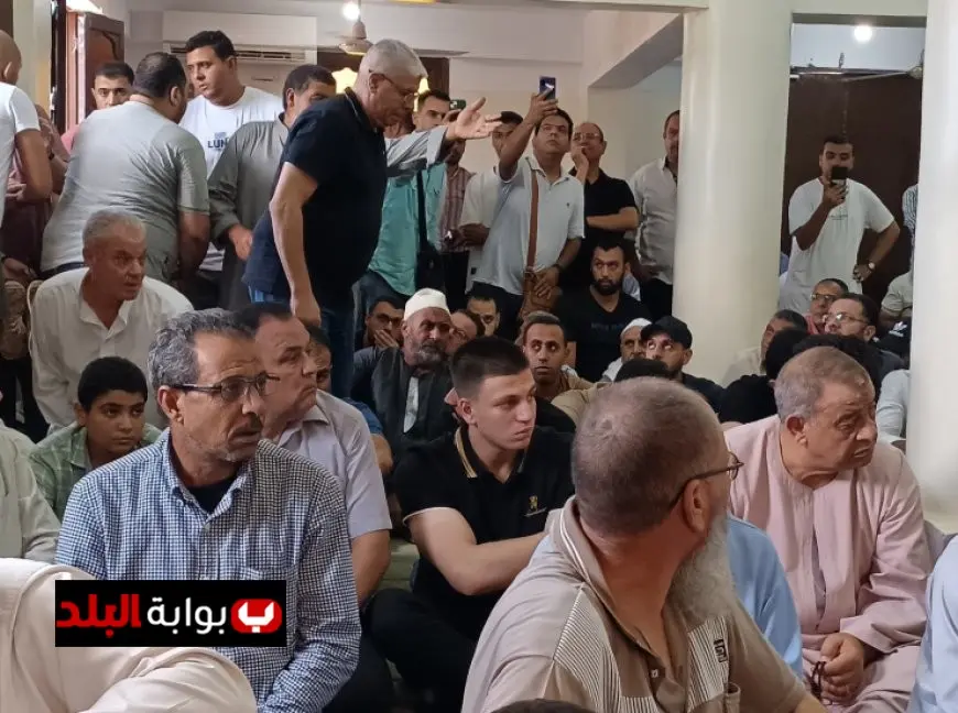 أحمد شوبير يصل إلى كفر الشيخ لتقديم التعازي في جنازة والد محمد الشناوي