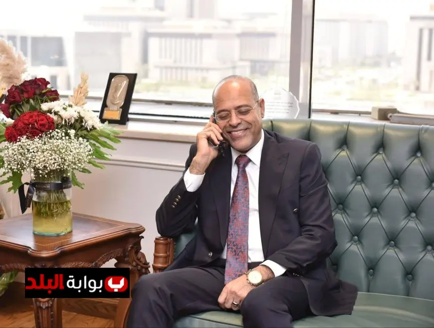 وزير العمل يكرّم بطل بني سويف العامل في المزلقان الذي أنقذ حياة شاب من الموت