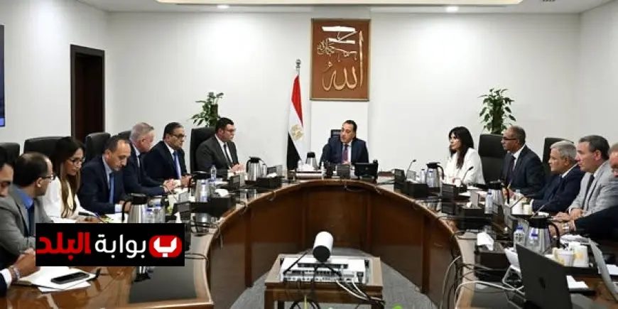 رئيس الوزراء يراقب تقدم مشاريع تحلية مياه البحر والإجراءات التنفيذية المرتبطة بها
