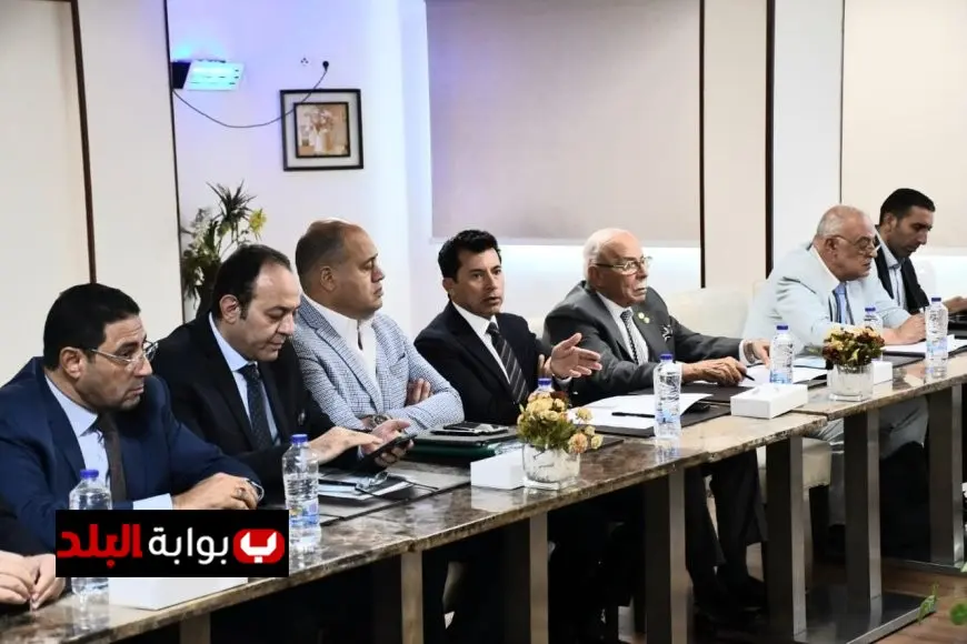 أشرف صبحي يقود اجتماعًا مع مسؤولي الشؤون القانونية للأندية بعد إقرار قانون الرياضة الجديد