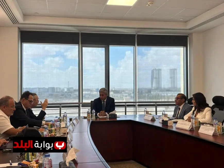 وزير السياحة يعقد اجتماعًا مع رجال أعمال الإسكندرية لتطوير التعاون في القطاع السياحي والاستثماري