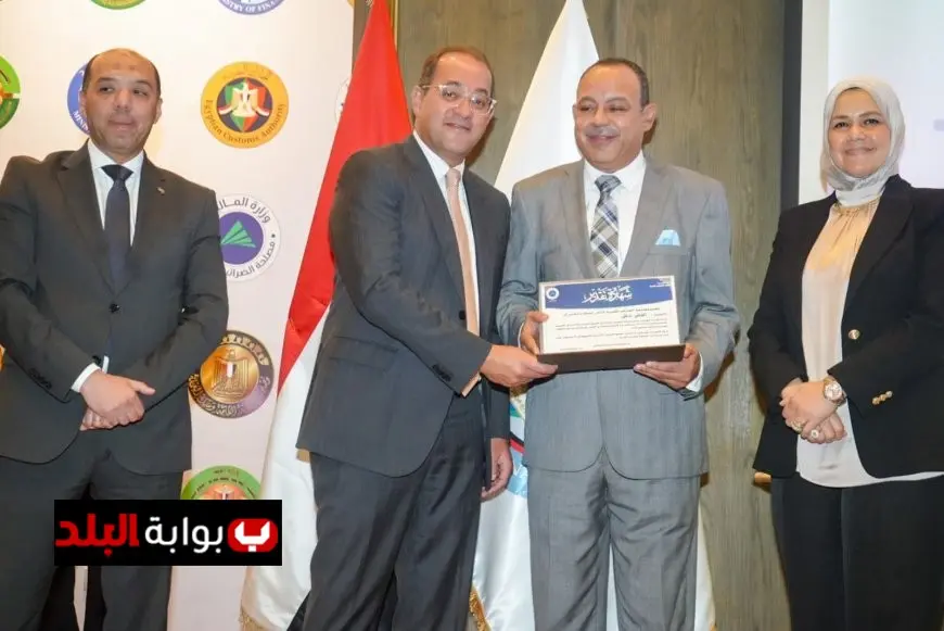 تكريم وزير المالية لقيادات 6 مأموريات ضريبية تقديراً لتفوقهم في الأداء