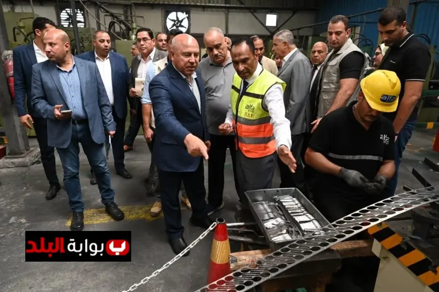 وزير الصناعة والنقل يزور موقع إنشاء مجمع مرغم 3 في الإسكندرية ويتابع تقدم الأعمال
