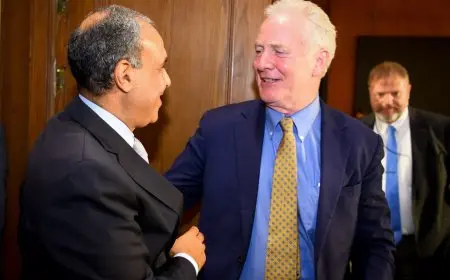 وزير الخارجية يرحب بعضوي مجلس الشيوخ الأمريكي كريس فان هولن وجيف ميركلي