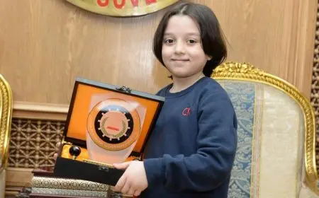مؤسسة أبو العينين تدعم تعليم طفل الإسماعيلية حتى الجامعة على طريق عبقري الرياضيات