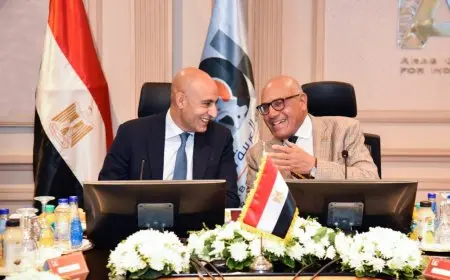 وزير التربية والتعليم ورئيس الهيئة العربية للتصنيع يدرسان سبل تعزيز التعاون في مجالات التعليم التفاعلي وتكنولوجيا الذكاء الاصطناعي