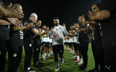 محمد صلاح يتلقى ممر شرفي في معسكر منتخب مصر مع أجمل اللحظات والصور