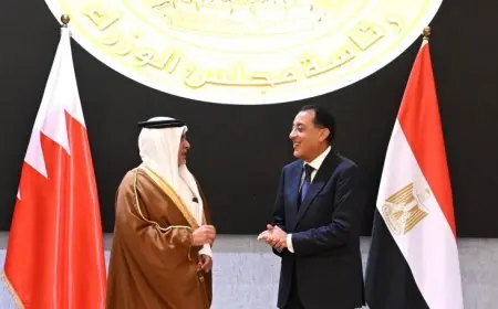 رئيس الوزراء وولي عهد البحرين يشهدان توقيع 8 اتفاقيات لتعزيز التعاون المشترك