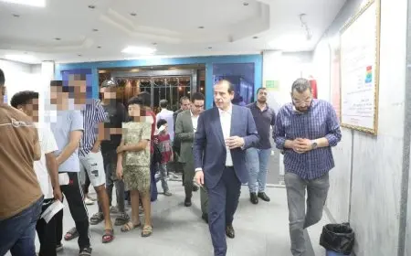 نائب وزير الصحة يقوم بجولة مفاجئة في القاهرة ويصدر قرارات عاجلة لتحسين كفاءة المستشفيات