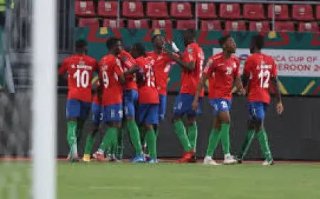 جامبيا تحقق فوزاً كبيراً على كينيا بثلاثة أهداف وت revive آمالها في تصفيات كأس العالم