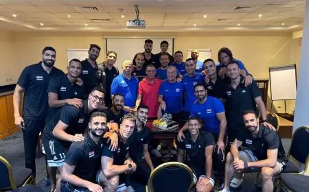 منتخب الكرة الطائرة يحتفل بعيد ميلاد بونيتا خلال معسكر الاستعداد لكأس العالم