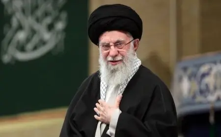 المرشد الإيراني يحذر من مخاطر محتملة ويوصي بتخزين المواد الأساسية