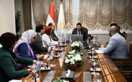 وزير الرياضة يناقش أفكاراً جديدة في اجتماع بمناسبة النسخة العاشرة من ماراثون زايد الخيري