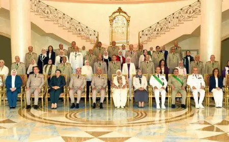 وزير الدفاع يكرم القادة المتميزين الذين بذلوا جهودهم الكبيرة في خدمة القوات المسلحة