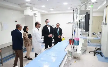 نائب وزير الصحة يقوم بجولة تفقدية لمشروع تطوير مستشفى أبنوب المركزي في أسيوط
