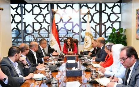 منال عوض تكشف عن مشروعات تطوير البلوهول وقرية الغرقانة لتعزيز السياحة البيئية