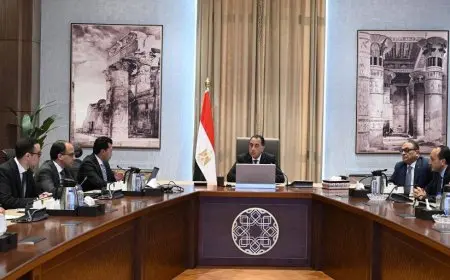 رئيس الوزراء يناقش قضايا مهمة مع وزير الشباب والرياضة لتعزيز أداء الوزارة