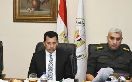 وزير الرياضة يستعرض فرص الاستثمار ويعزز الأداء المالي والإداري لاستاد القاهرة