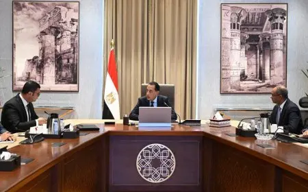 رئيس الوزراء يواصل الإشراف على خطة توسيع محطات تحلية مياه البحر لتعزيز الموارد المائية