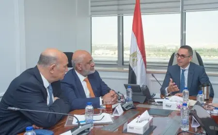 وزير الاستثمار يبحث مع وفد البنك الدولي تعزيز الشراكة بين مصر والمجموعة وتطوير سبل التعاون