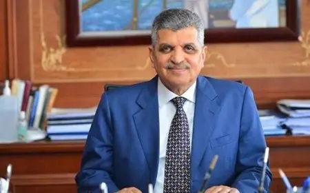 الفريق أسامة ربيع يعلن عن تسليم 5 لنشات بحرية من طراز بحار في بورسعيد الشهر القادم