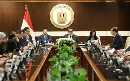 وزير الصحة يقود اجتماعاً هاماً للجنة الدعم الصحي والاجتماعي للجرحى والمرضى من غزة