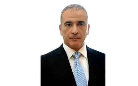 قرار جمهوري بتعيين علاء حسن الشريف أمين عام مجلس الوزراء برتبة نائب وزير