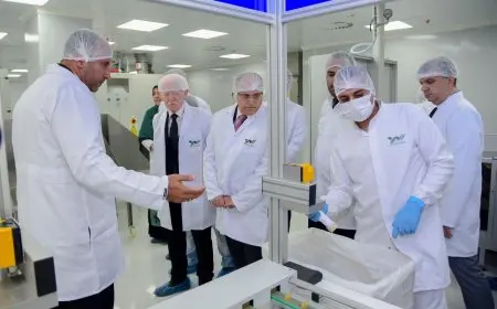 رئيس هيئة الدواء يعزز صناعة المستلزمات الطبية بزيارة مصنع وادي النيل أشيتو للصناعات الدوائية