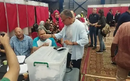 خالد مرتجي يقوم بزيارة تفقدية لمتابعة عملية التصويت في الجمعية العمومية للنادي الأهلي ويشارك بصوته