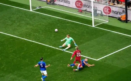 ليفربول يحقق انتصاراً مبهراً على إيفرتون بهدفين في الشوط الأول