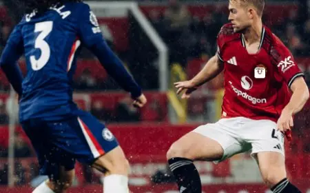 مانشستر يونايتد يحقق انتصاراً مثيراً على تشيلسي بهدفين في الدوري الإنجليزي