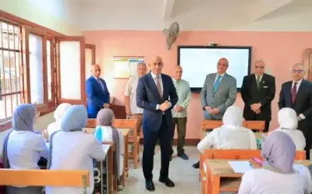 وزير التعليم يقوم بجولة تفقدية في المدارس ونسبة الحضور الطلابي تتجاوز 95% في اليوم الأول