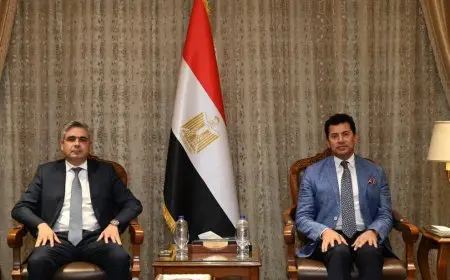 وزير الرياضة يناقش استضافة الفعاليات الدولية مع رئيس اتحاد الفروسية