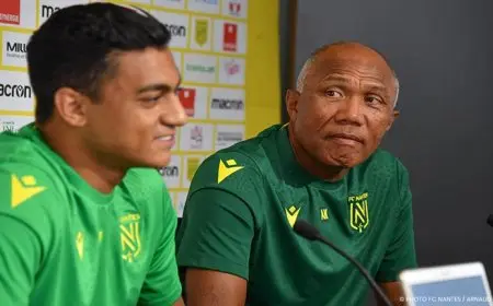 مصطفى محمد ينتقد كومباريه ويصفه بأسوأ مدرب واجهه في مسيرته