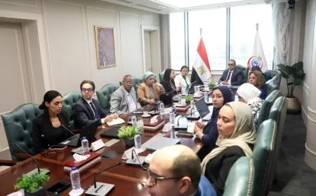 وزير الصحة يناقش مع البنك الدولي سبل تعزيز التعاون في القضايا السكانية