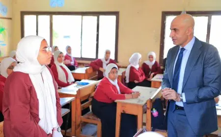 وزير التعليم يناقش مع طالبات الثانوية بالغربية تحديات المناهج ونظام امتحانات البكالوريا