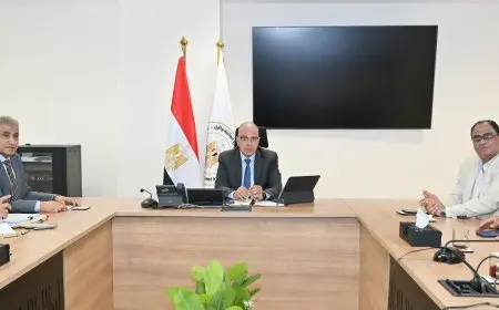 وزير الري يؤكد ضرورة مراقبة التزام الأفراد والمستثمرين بعدم إجراء أي أعمال في قطاع المياه بالنهر